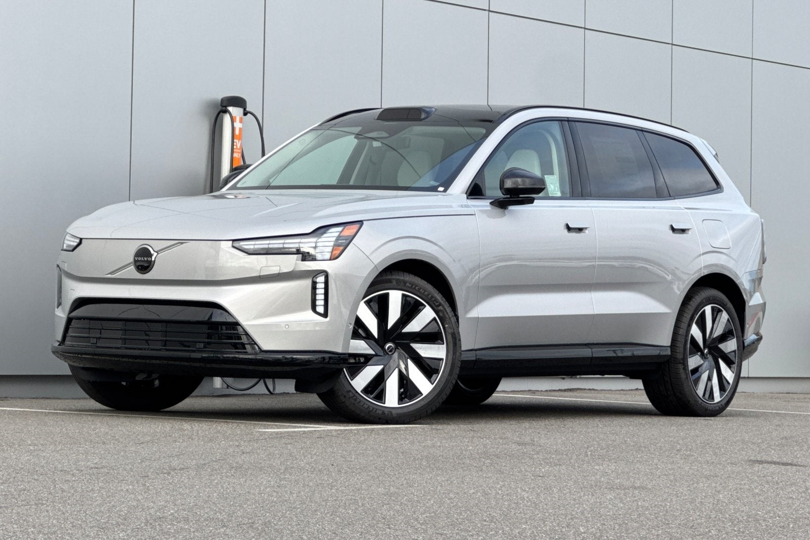 2025 Volvo EX90 Twin Motor Performance Ultra 7-Seater