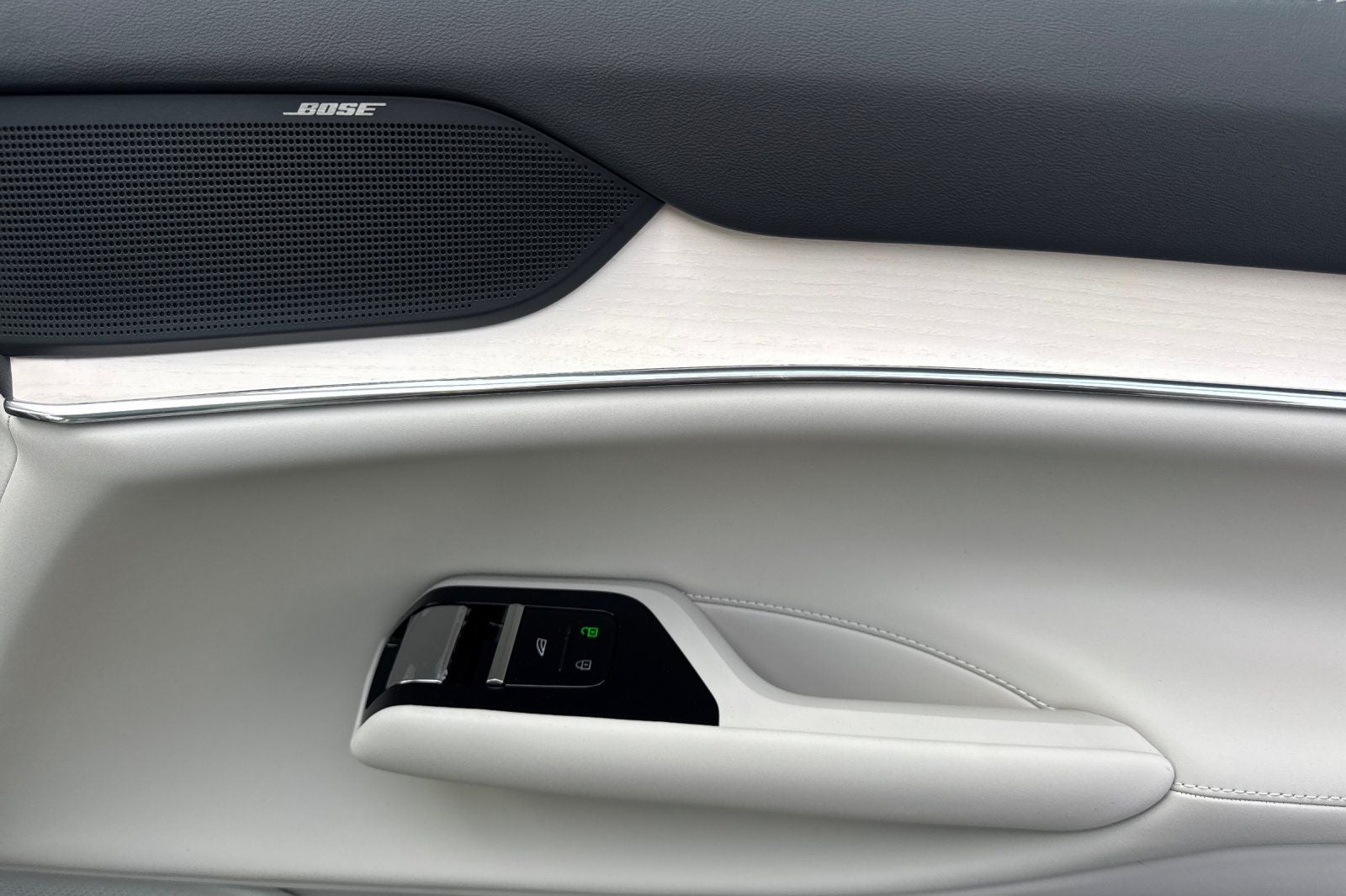 2025 Volvo EX90 Twin Motor Performance Ultra 7-Seater