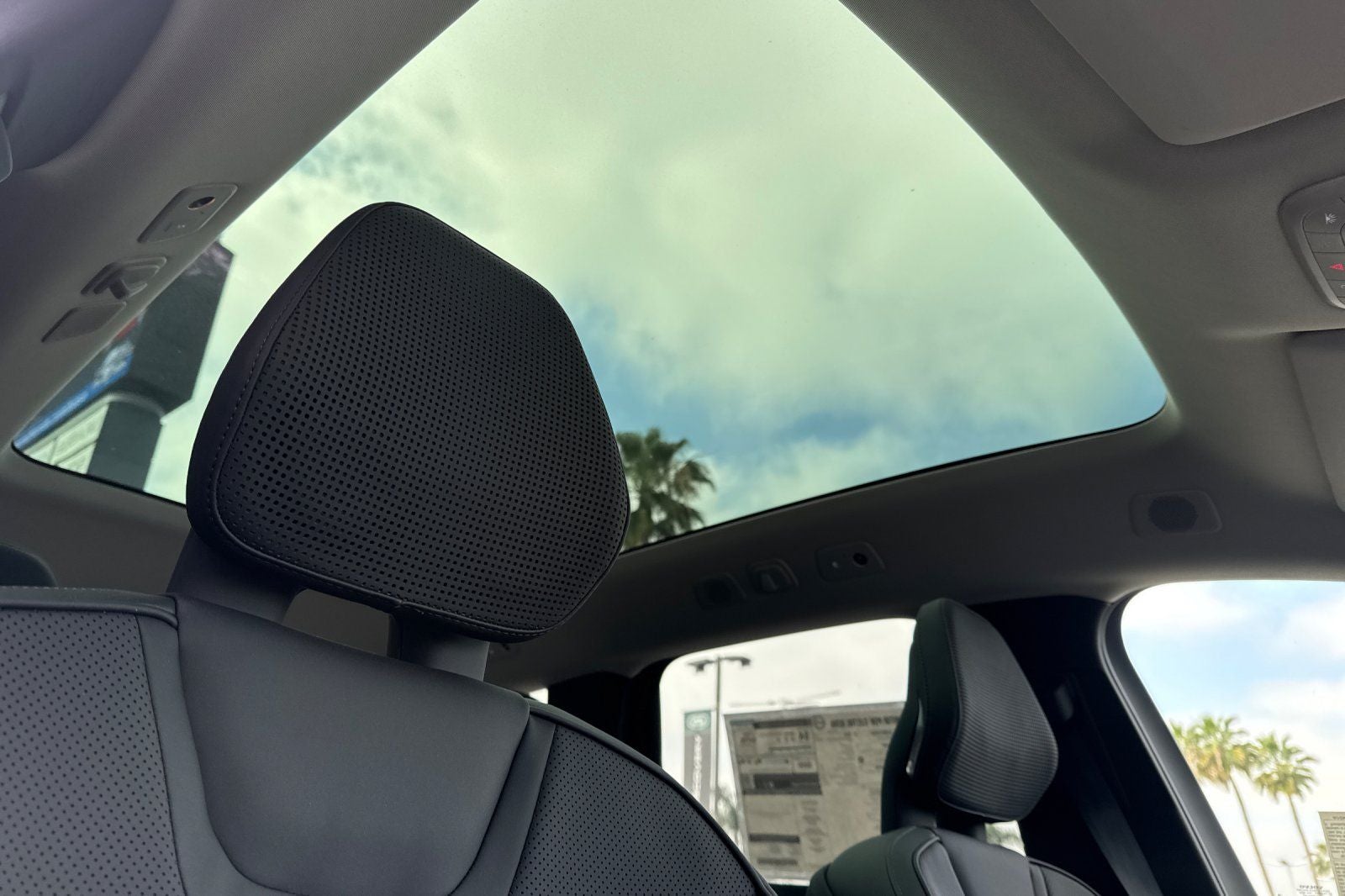 2025 Volvo EX90 Twin Motor Performance Ultra 7-Seater