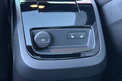 2025 Volvo S60 Plug-In Hybrid T8 Ultra Black Edition
