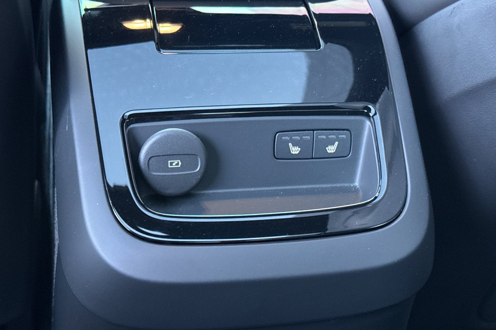 2025 Volvo S60 Plug-In Hybrid T8 Ultra Black Edition