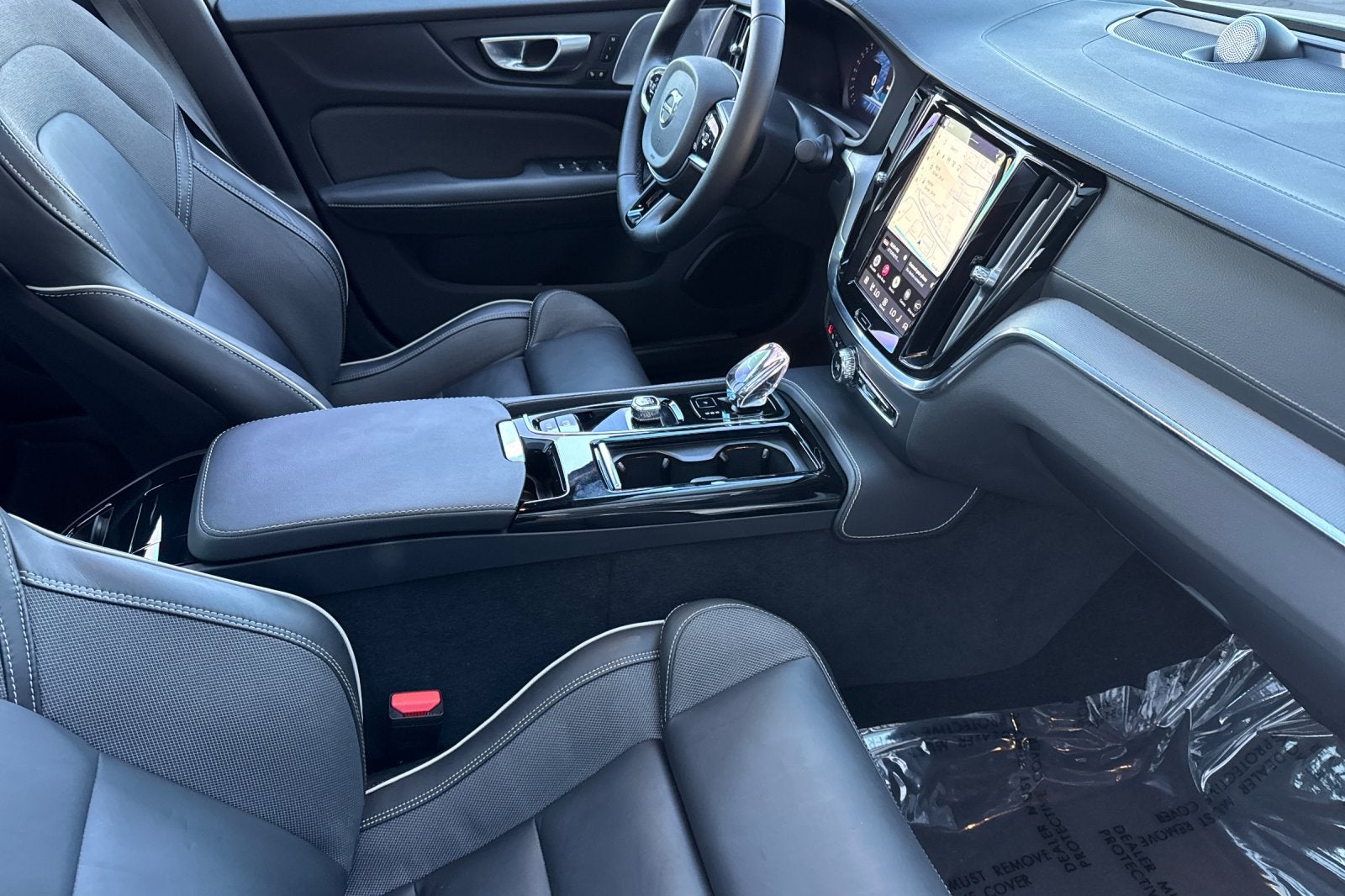 2025 Volvo S60 Plug-In Hybrid T8 Ultra Black Edition