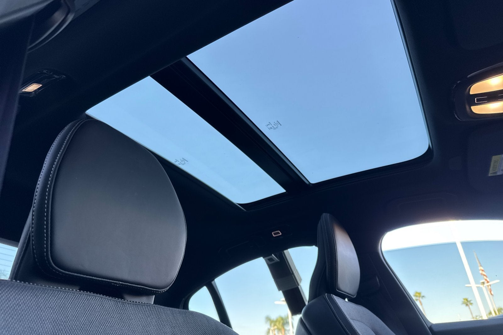 2025 Volvo S60 Plug-In Hybrid T8 Ultra Black Edition