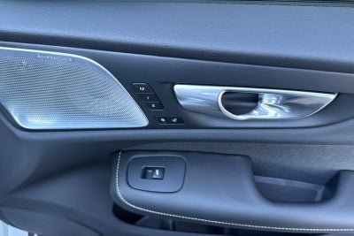 2025 Volvo S60 Plug-In Hybrid T8 Ultra Black Edition