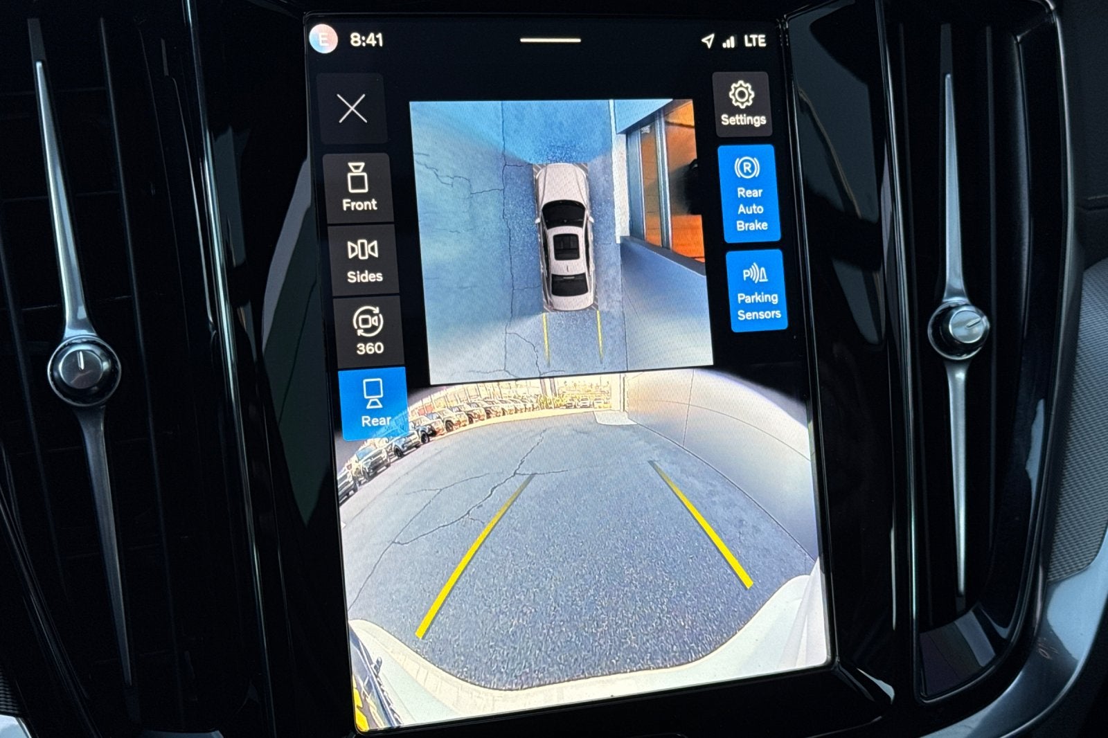 2025 Volvo S60 Plug-In Hybrid T8 Ultra Black Edition