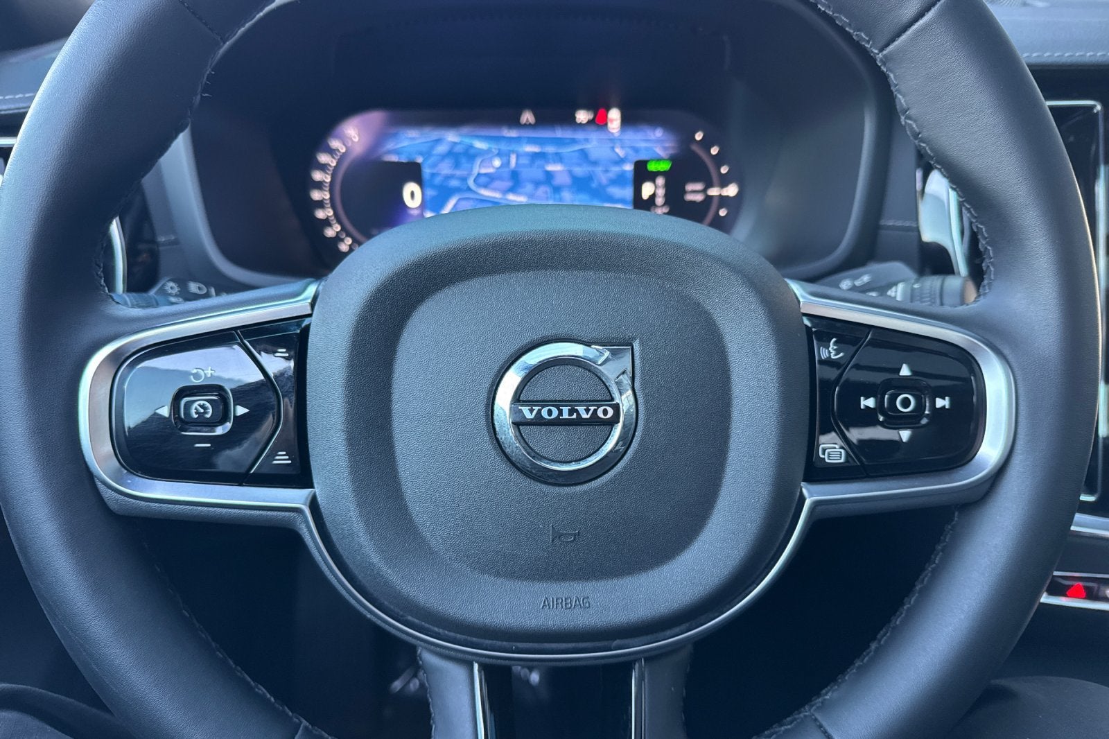 2025 Volvo S60 Plug-In Hybrid T8 Ultra Black Edition