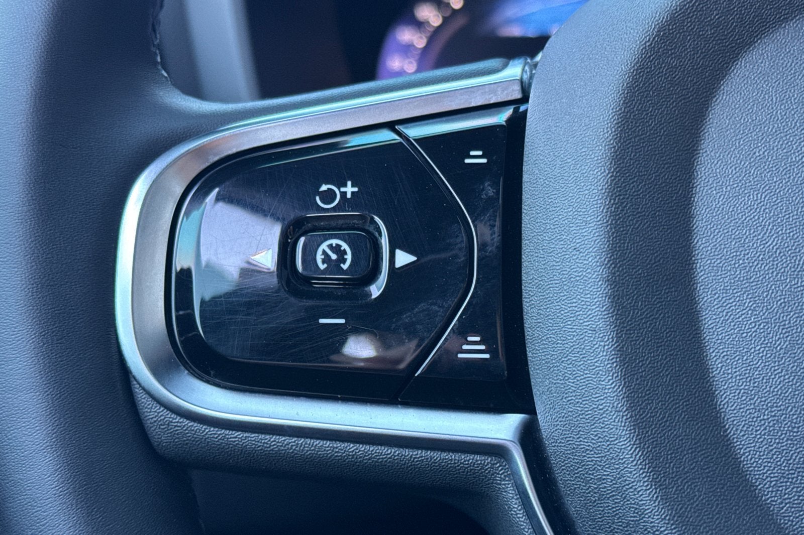 2025 Volvo S60 Plug-In Hybrid T8 Ultra Black Edition