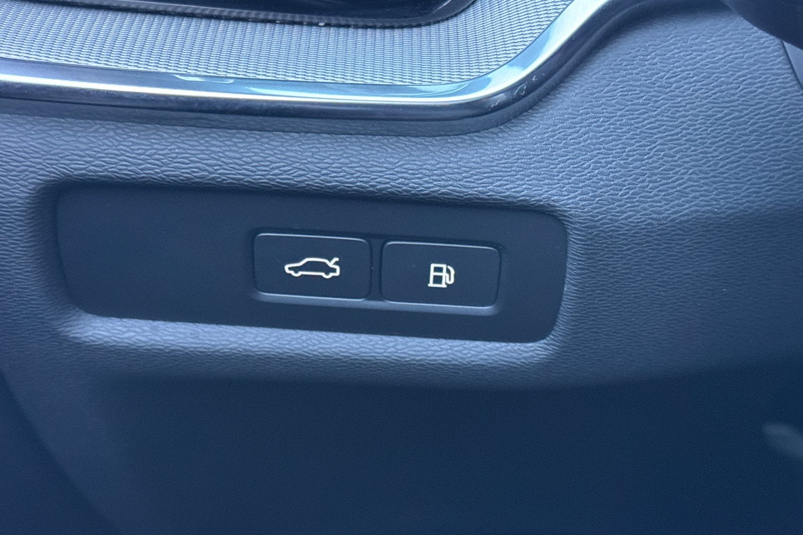 2025 Volvo S60 Plug-In Hybrid T8 Ultra Black Edition