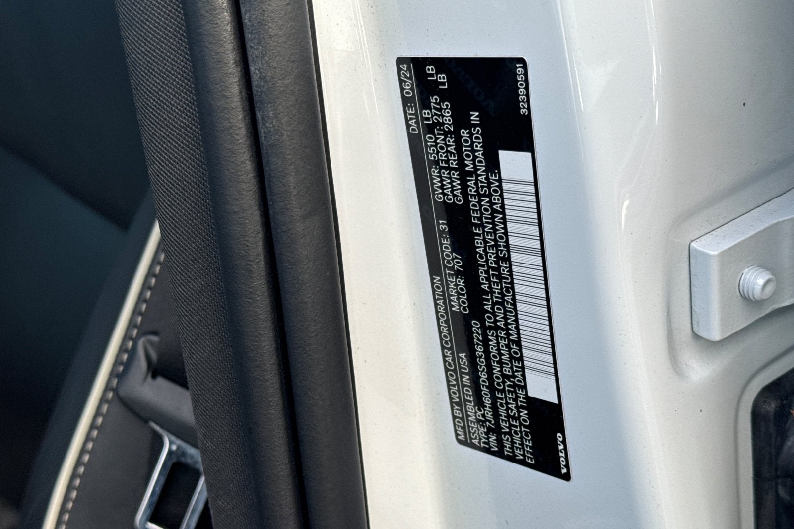2025 Volvo S60 Plug-In Hybrid T8 Ultra Black Edition