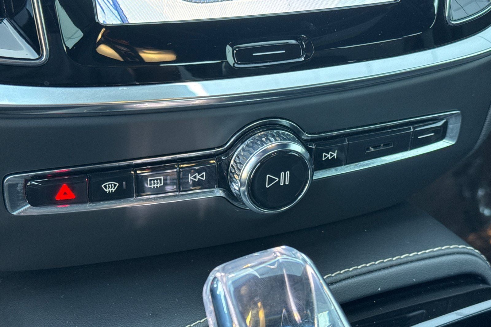 2024 Volvo S60 Recharge Plug-In Hybrid T8 Plus Black Edition