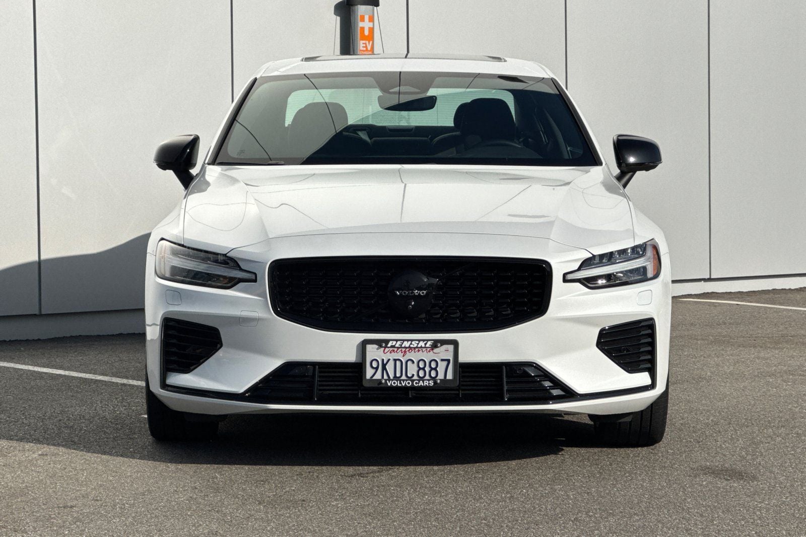 2024 Volvo S60 Recharge Plug-In Hybrid T8 Plus Black Edition