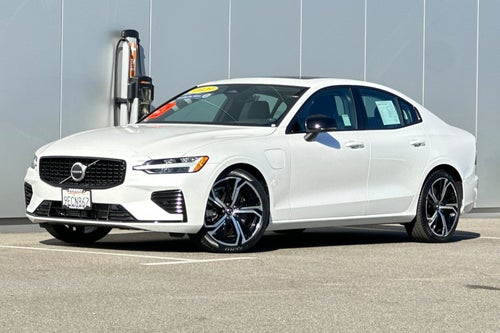 2023 Volvo S60 Recharge Plug-In Hybrid T8 Core Dark Theme