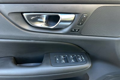 2023 Volvo S60 Recharge Plug-In Hybrid T8 Core Dark Theme