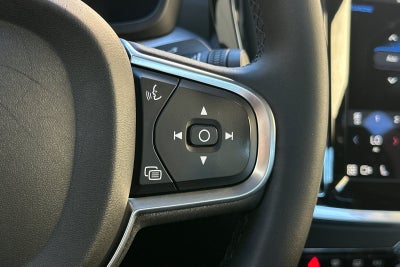 2023 Volvo S60 Recharge Plug-In Hybrid T8 Core Dark Theme