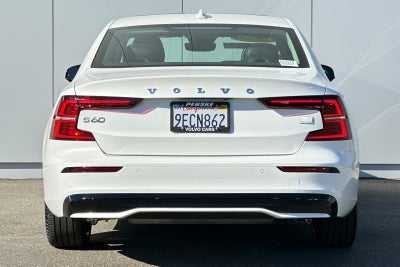 2023 Volvo S60 Recharge Plug-In Hybrid T8 Core Dark Theme