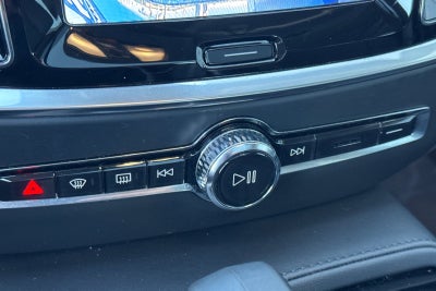 2024 Volvo S60 Recharge Plug-In Hybrid T8 Plus Dark Theme