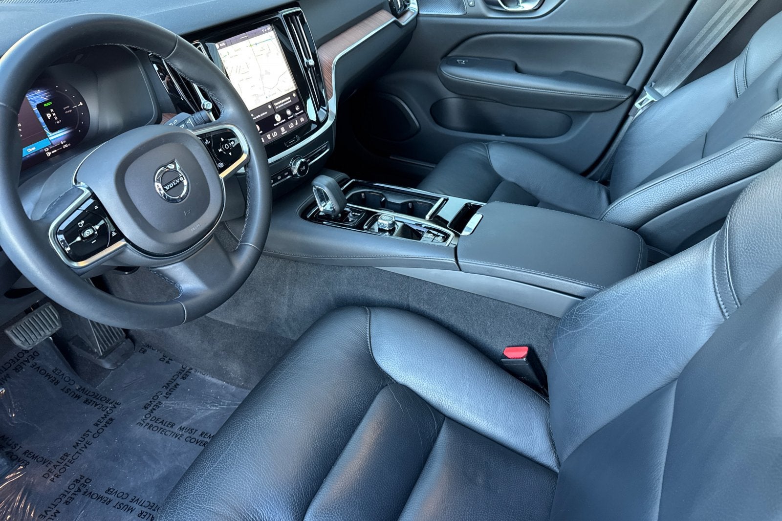 2024 Volvo S60 Recharge Plug-In Hybrid T8 Plus Dark Theme