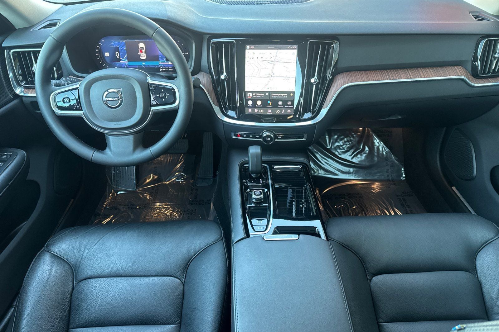 2023 Volvo S60 Recharge Plug-In Hybrid T8 Plus Dark Theme