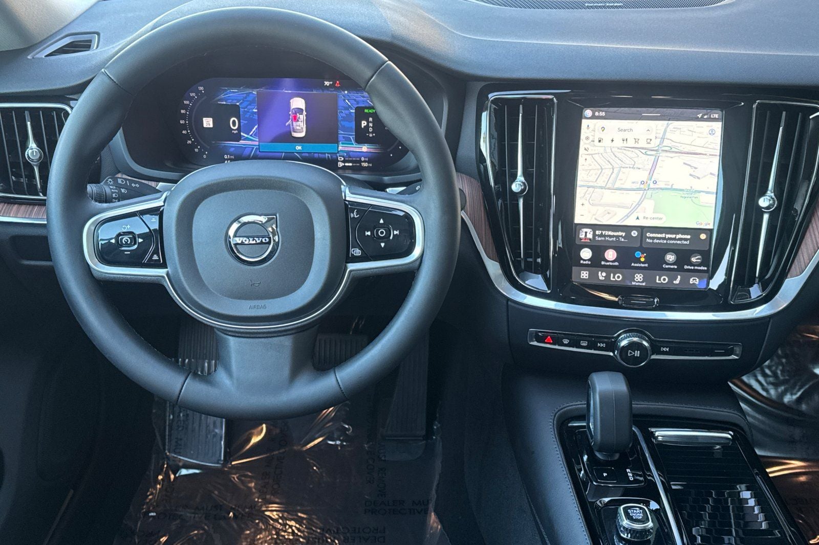 2023 Volvo S60 Recharge Plug-In Hybrid T8 Plus Dark Theme