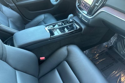 2023 Volvo S60 Recharge Plug-In Hybrid T8 Plus Dark Theme