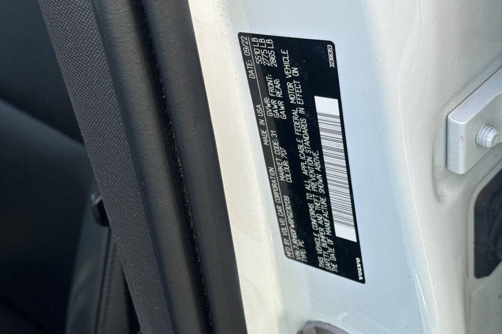 2023 Volvo S60 Recharge Plug-In Hybrid T8 Plus Dark Theme