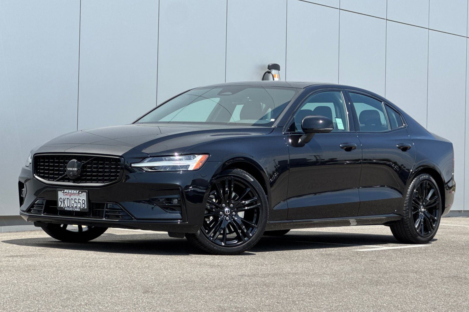 2024 Volvo S60 B5 Plus Black Edition