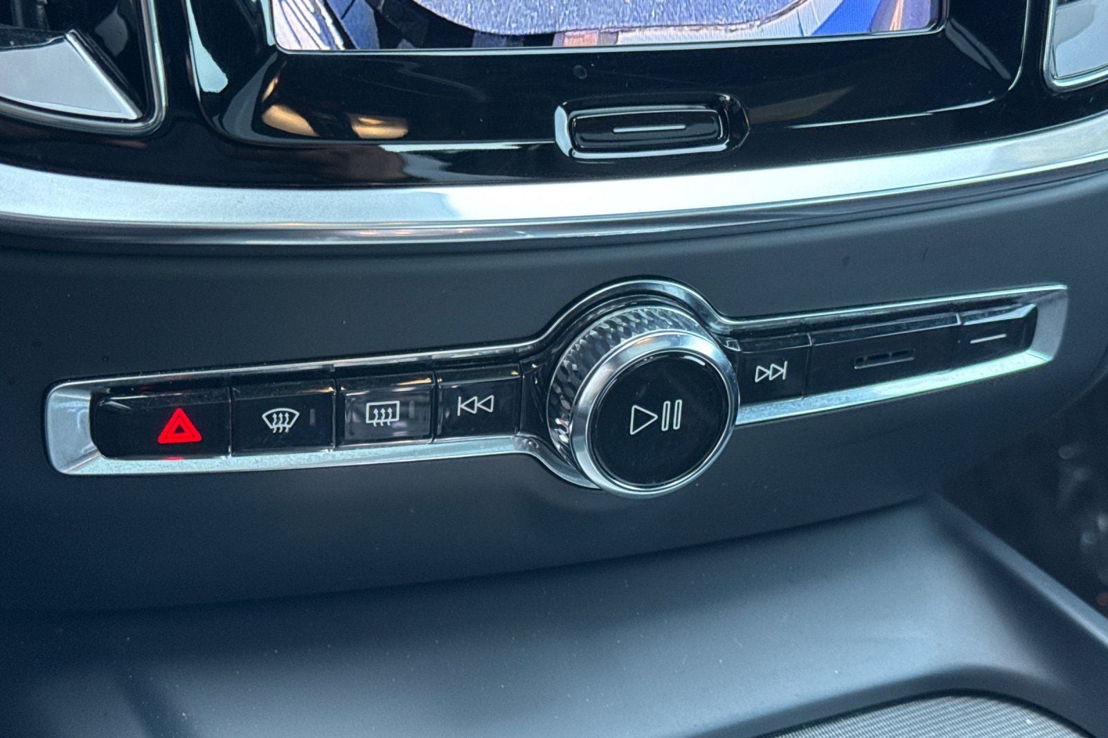 2024 Volvo S60 B5 Plus Black Edition