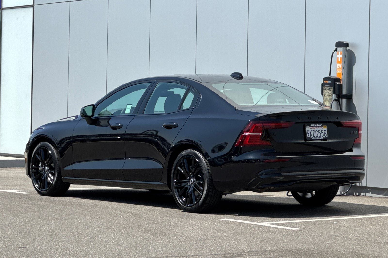 2024 Volvo S60 B5 Plus Black Edition