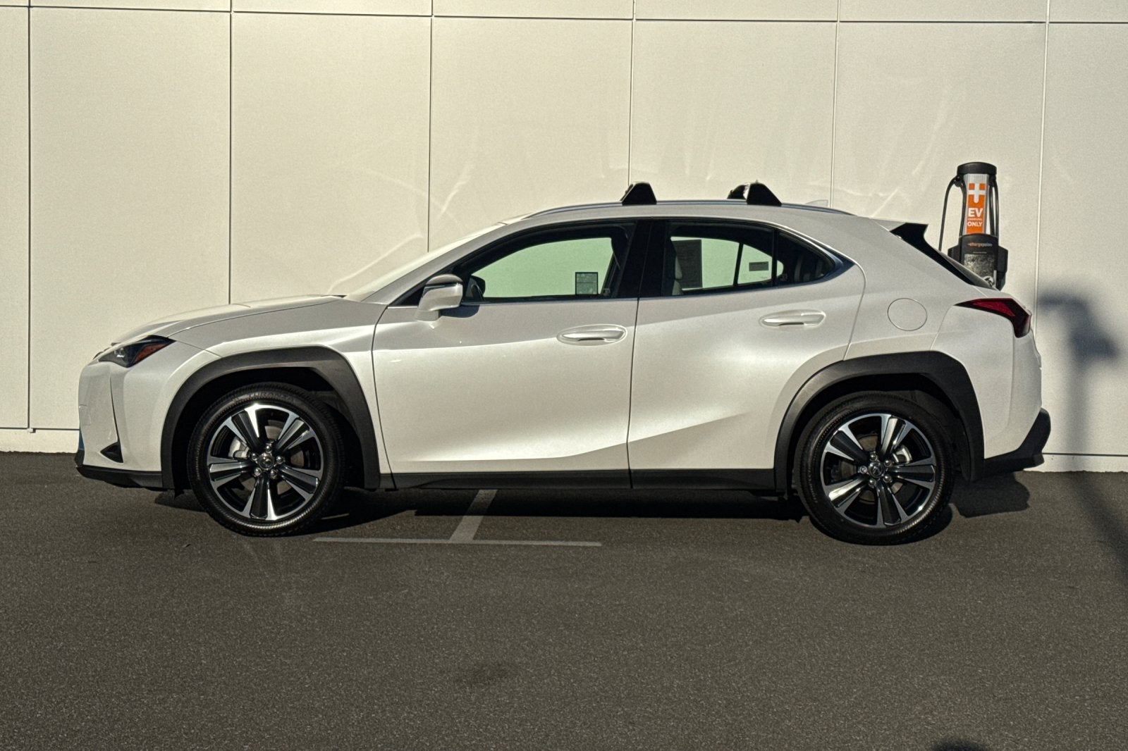 2025 Lexus UX 300h