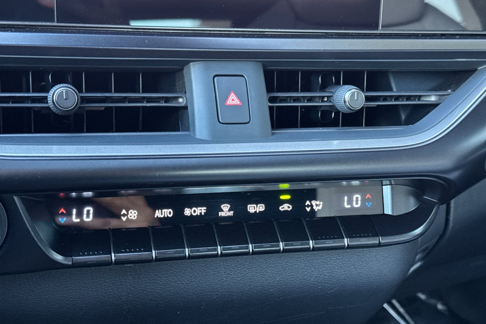 2025 Lexus UX 300h