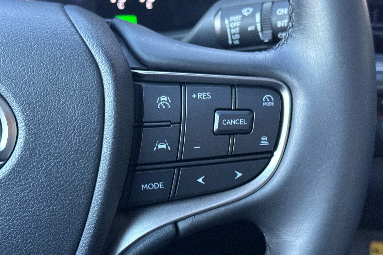 2025 Lexus UX 300h