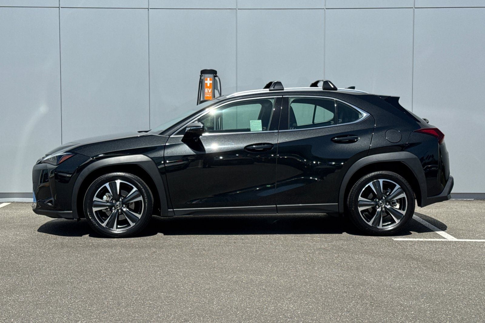 2025 Lexus UX 300h