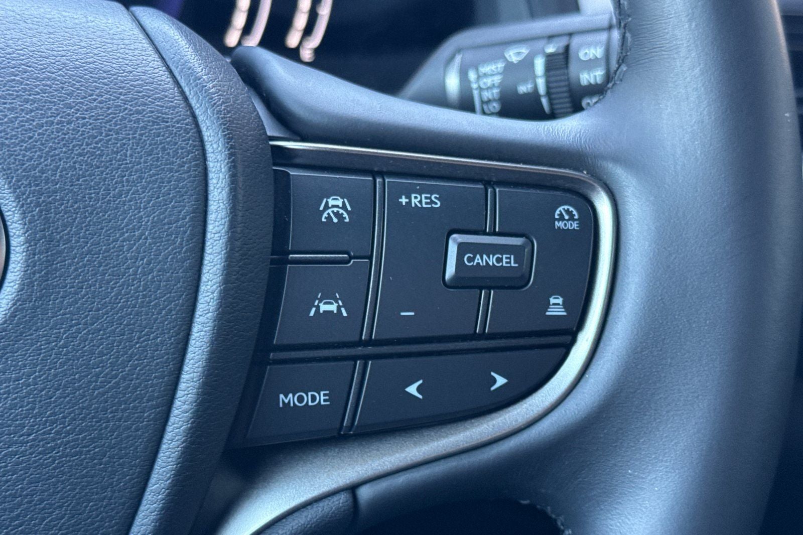 2025 Lexus UX 300h