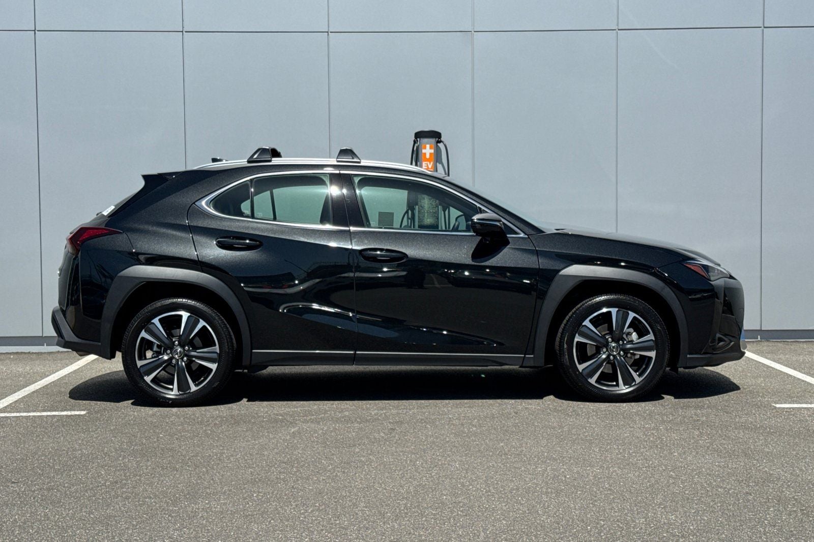 2025 Lexus UX 300h
