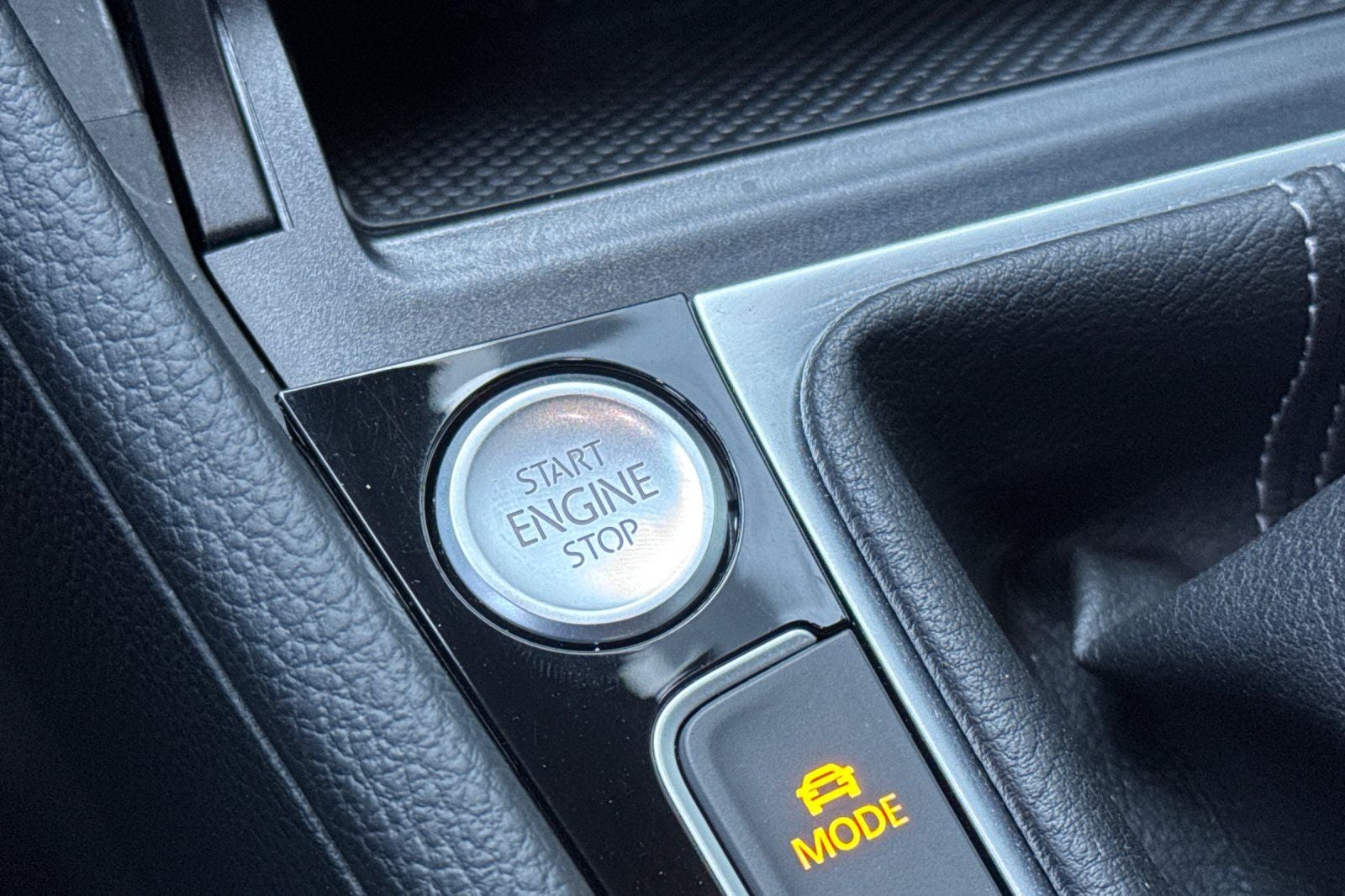 2018 Volkswagen Golf R DCC & Navigation 4Motion 4Motion