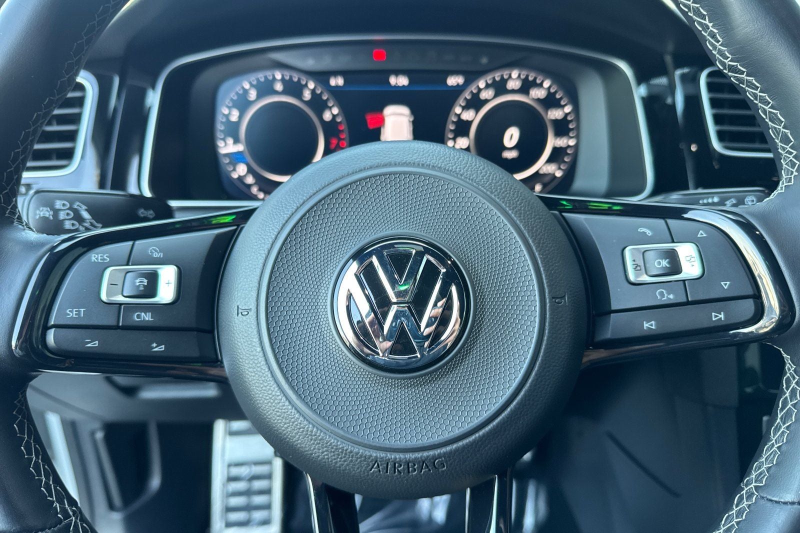 2018 Volkswagen Golf R DCC & Navigation 4Motion 4Motion