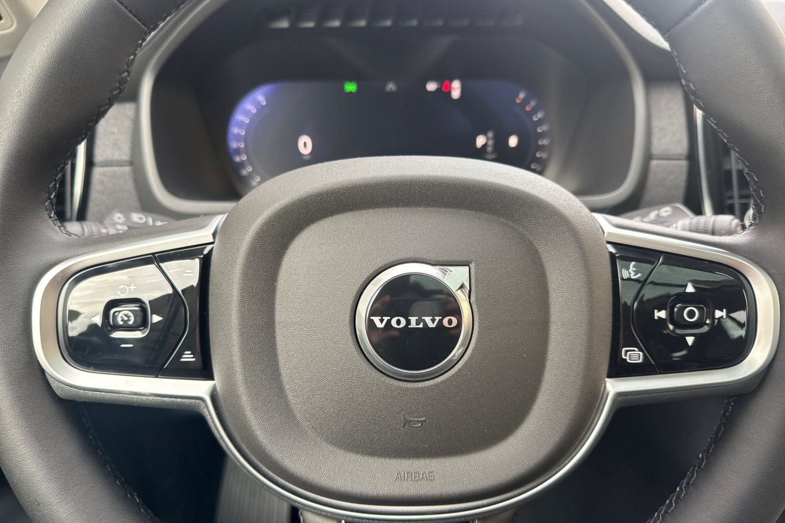 2026 Volvo XC90 B6 Plus 6-Seater