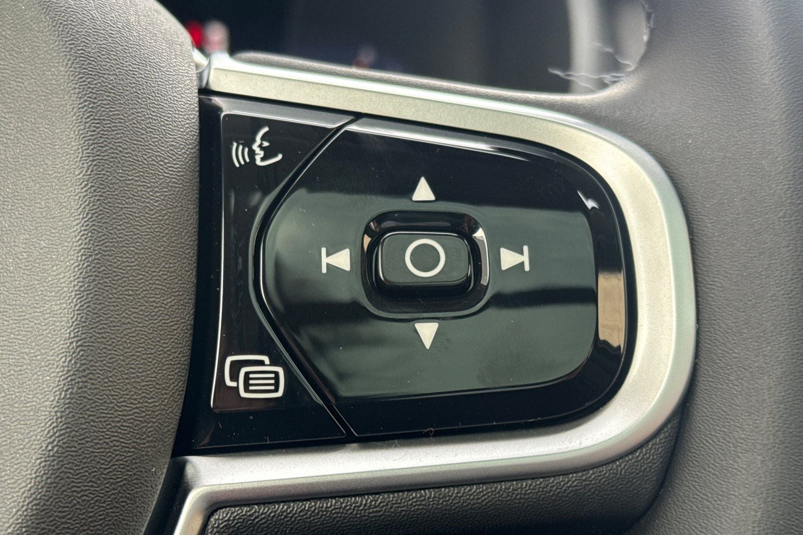 2026 Volvo XC90 B6 Plus 6-Seater