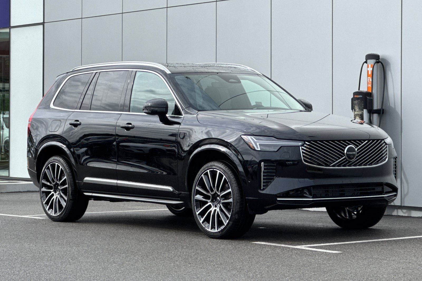 2026 Volvo XC90 B6 Plus 6-Seater