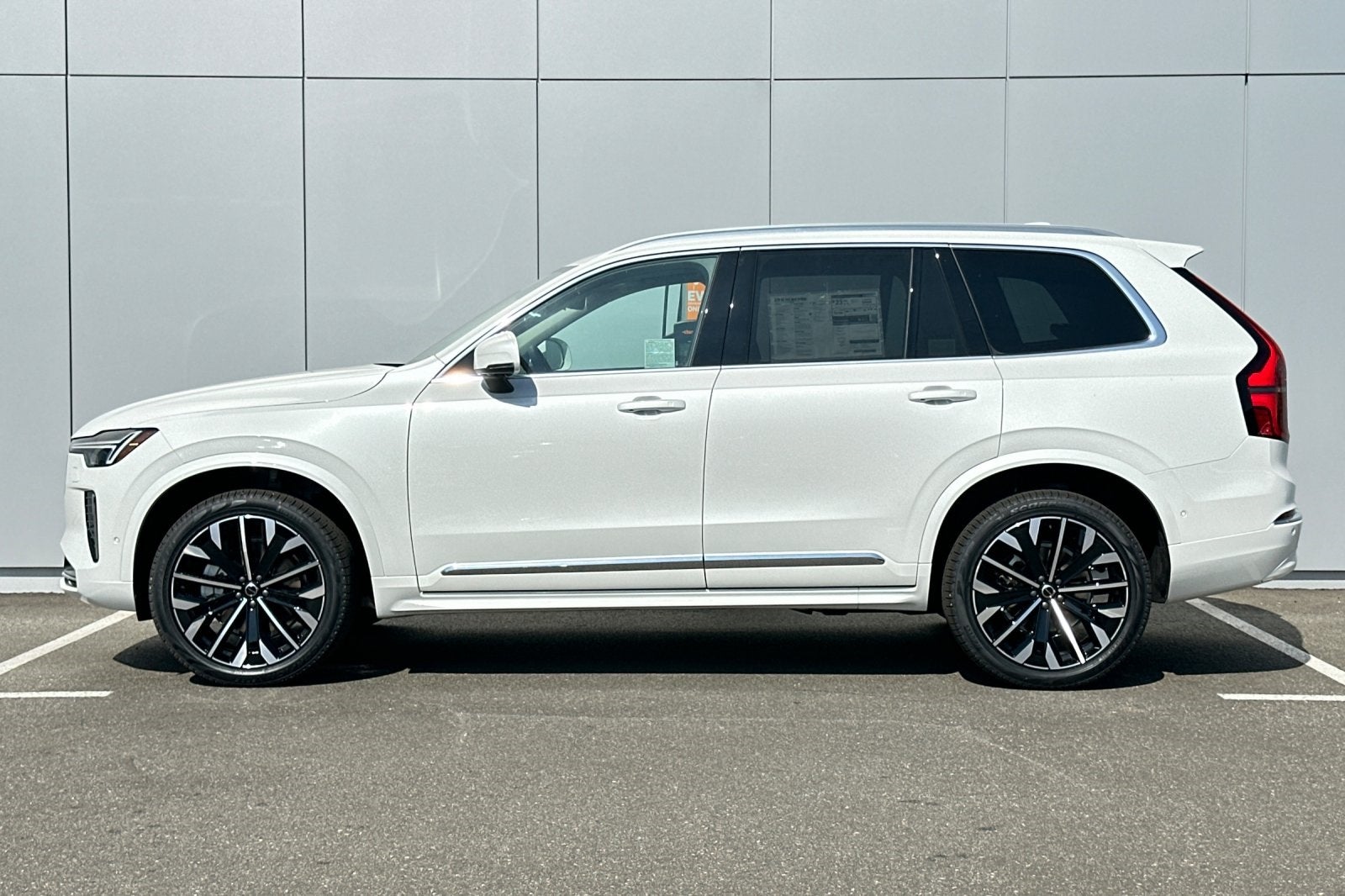 2026 Volvo XC90 B6 Plus 6-Seater