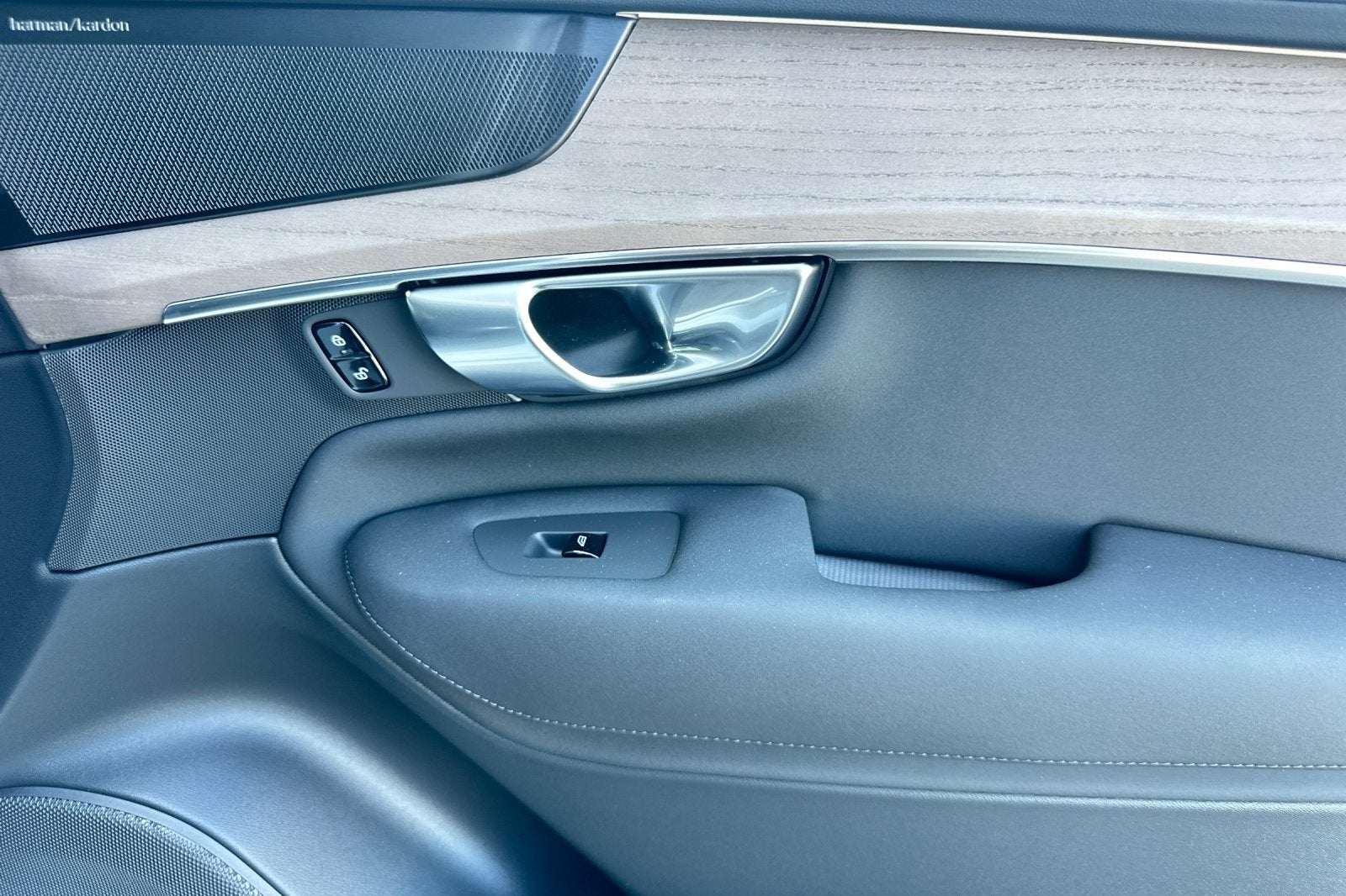 2026 Volvo XC90 B6 Plus 6-Seater