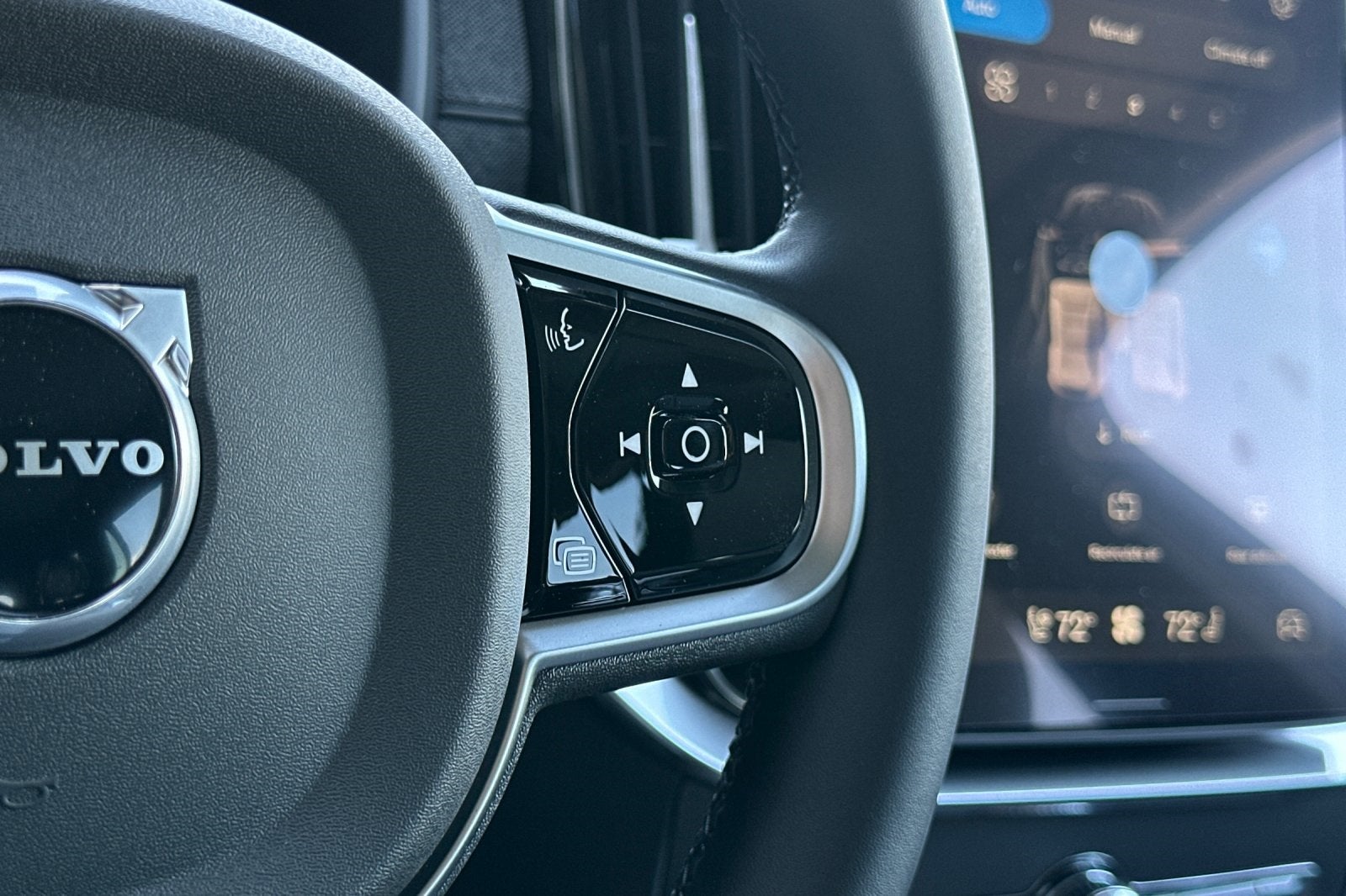 2026 Volvo XC90 B6 Plus 6-Seater