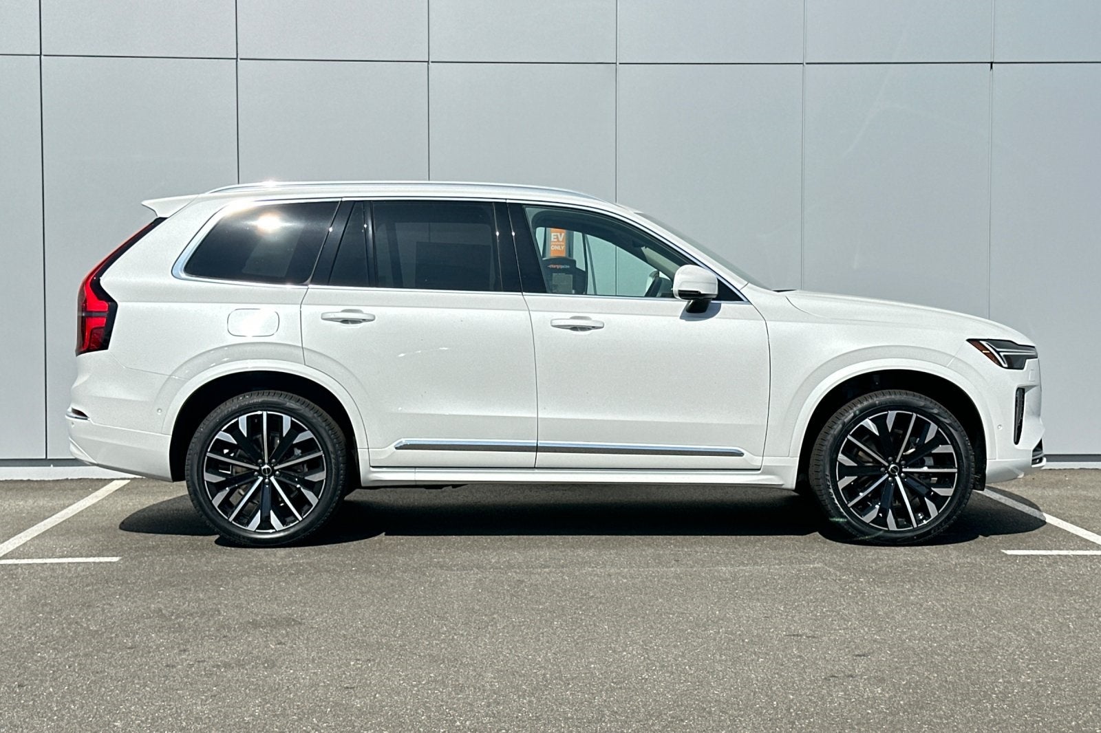 2026 Volvo XC90 B6 Plus 6-Seater