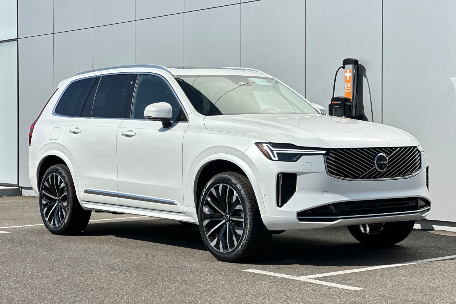 2026 Volvo XC90 B6 Plus 6-Seater