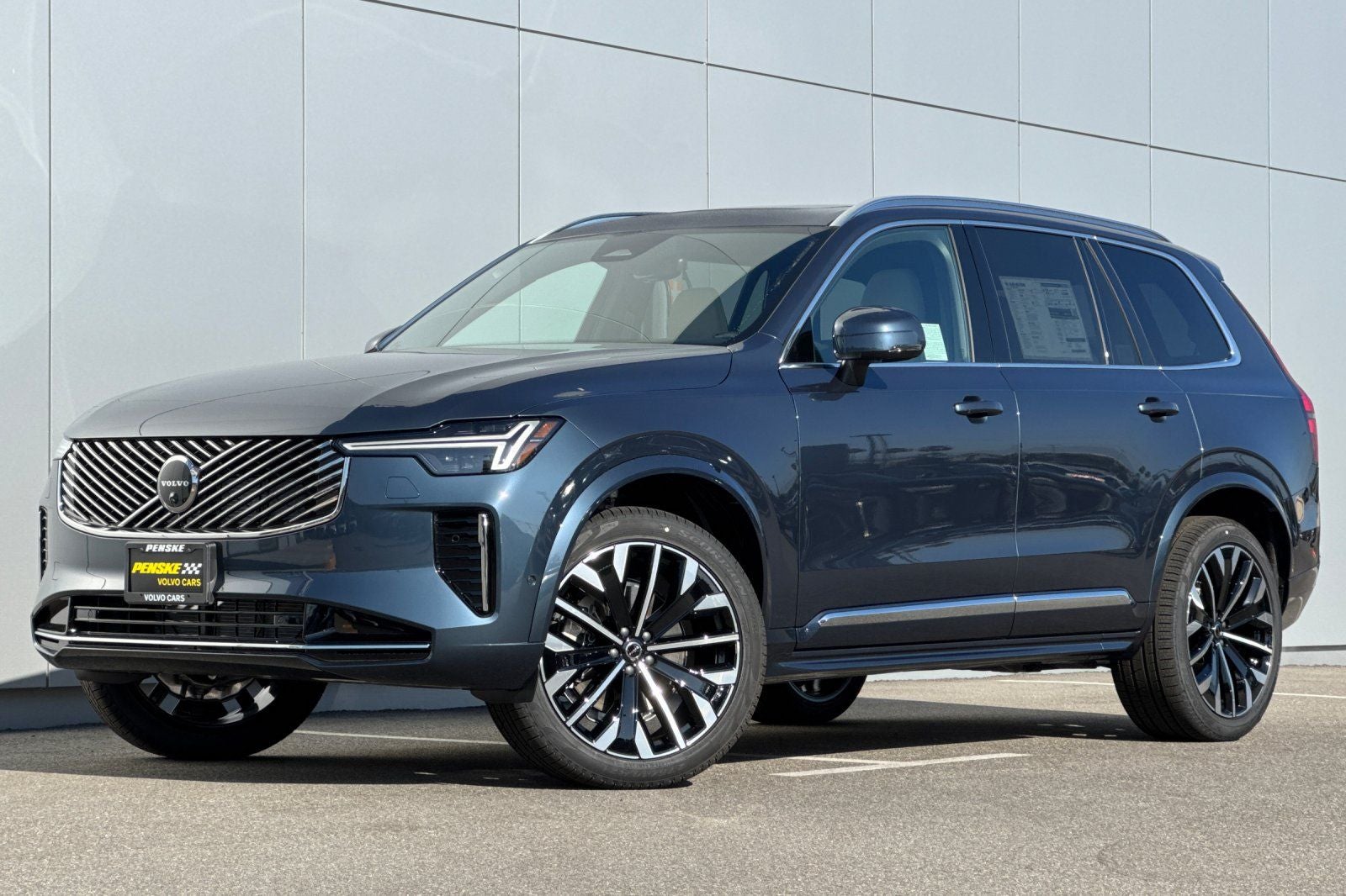 2026 Volvo XC90 B6 Plus 6-Seater