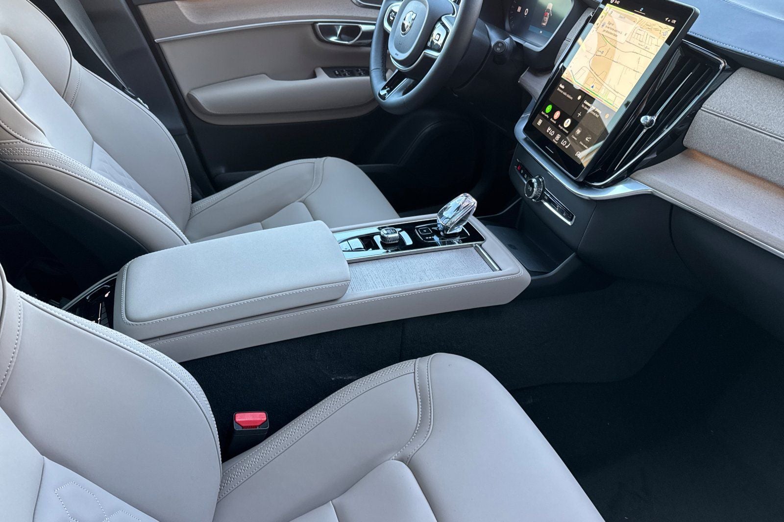 2026 Volvo XC90 B6 Plus 6-Seater