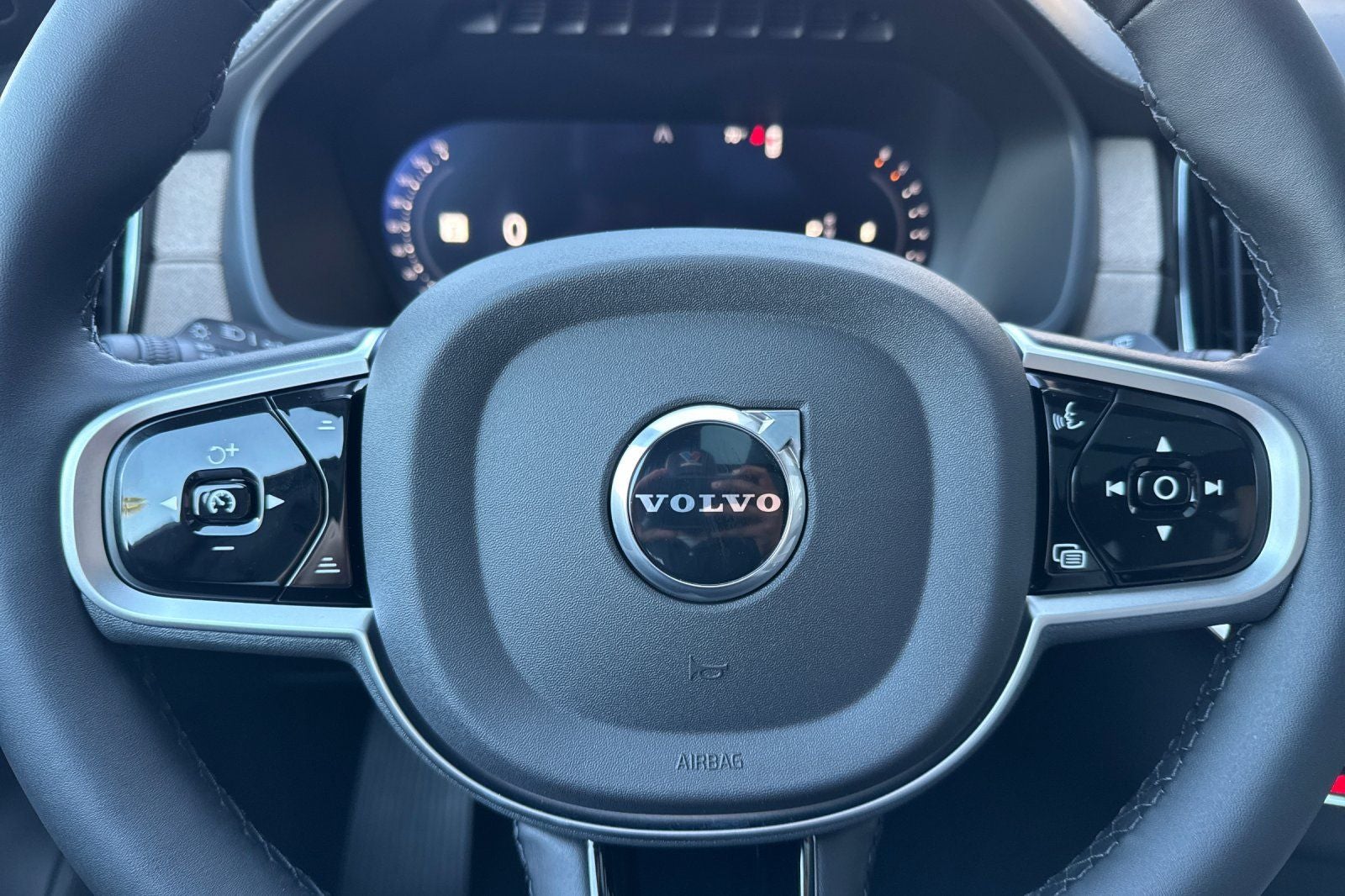 2026 Volvo XC90 B6 Plus 6-Seater