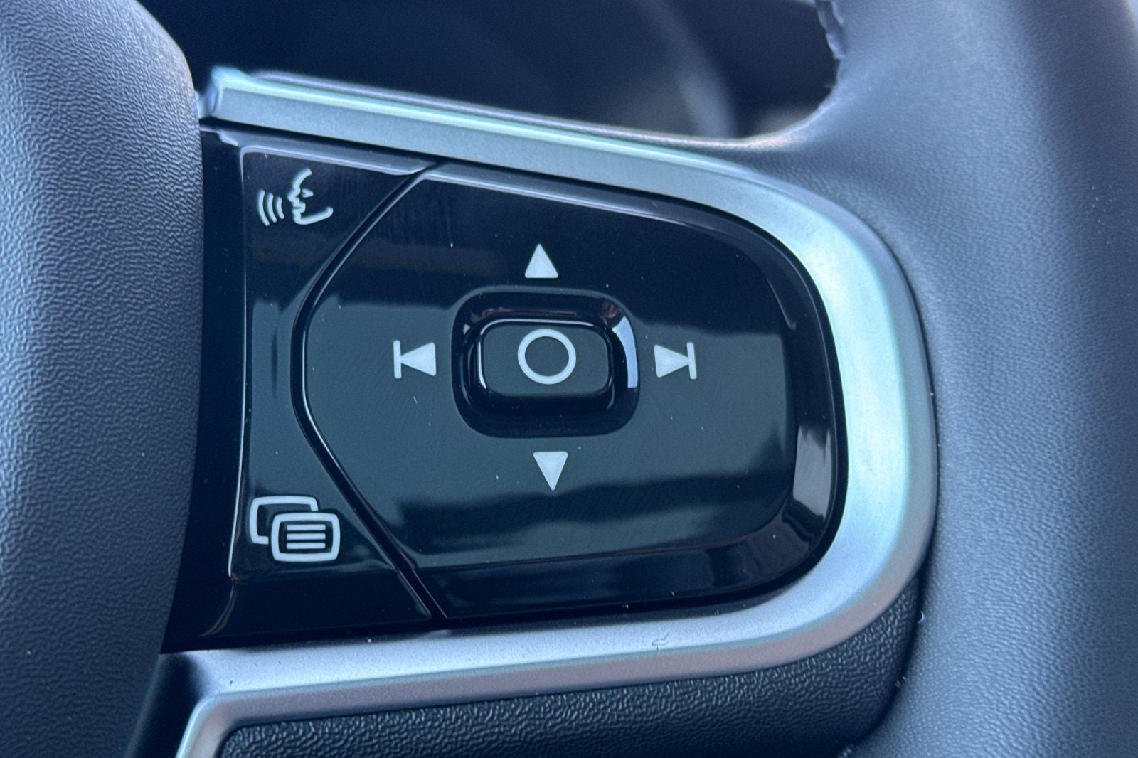 2026 Volvo XC90 B6 Plus 6-Seater