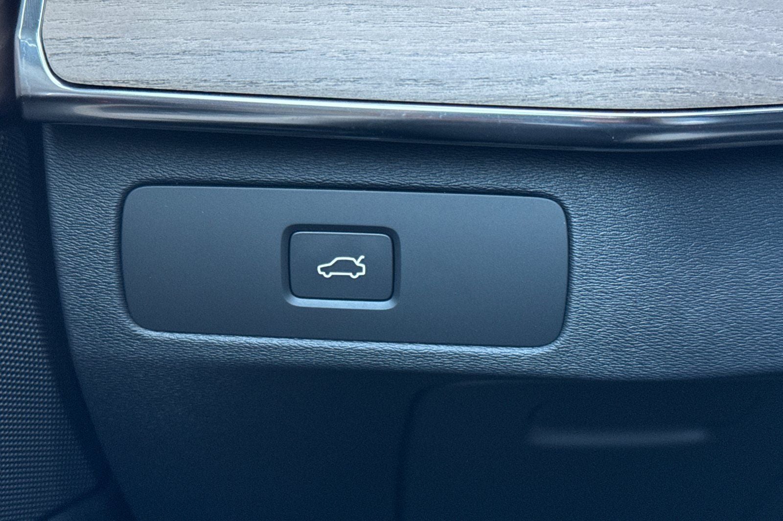 2026 Volvo XC90 B6 Plus 6-Seater