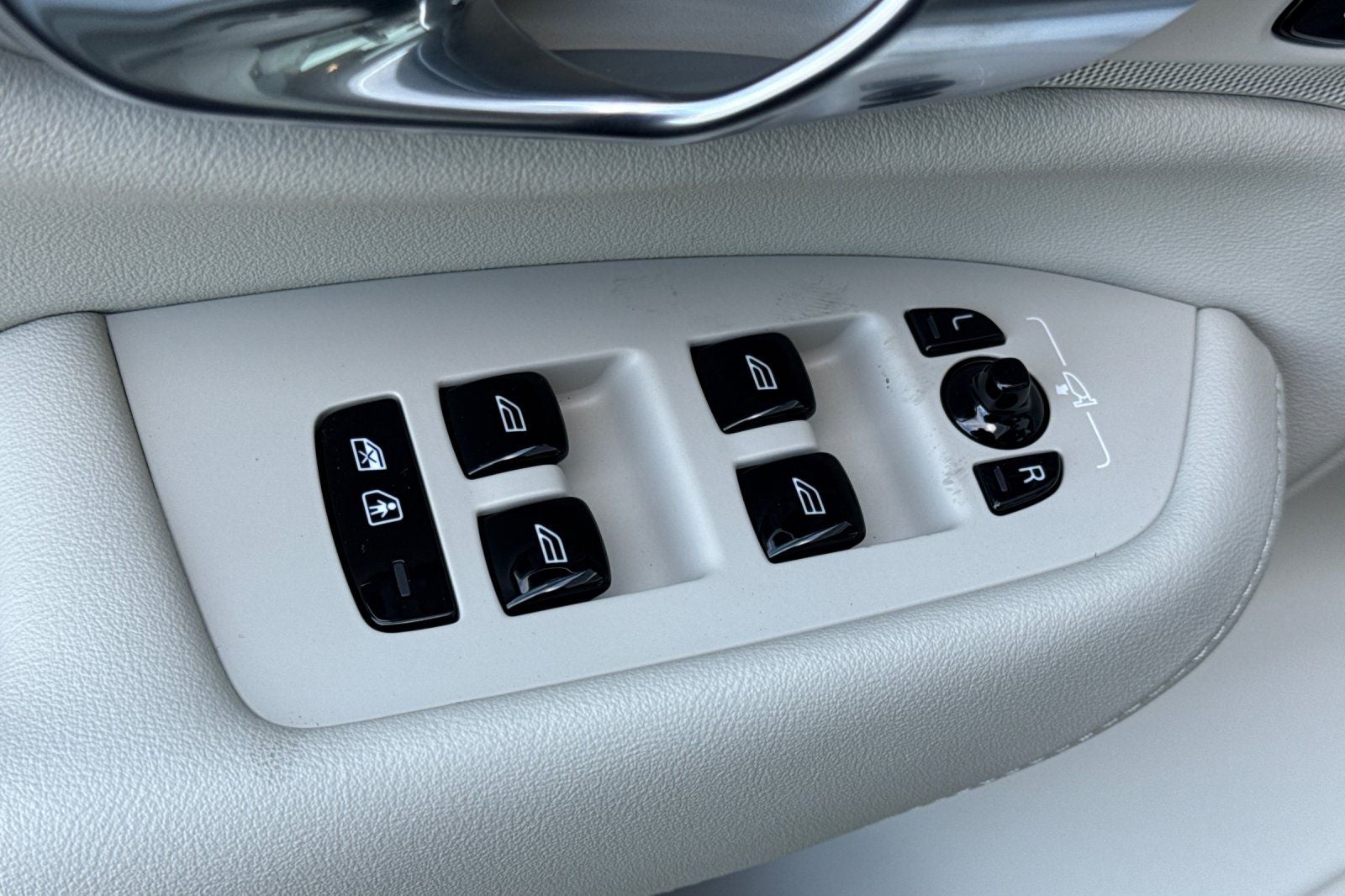 2026 Volvo XC90 B6 Ultra